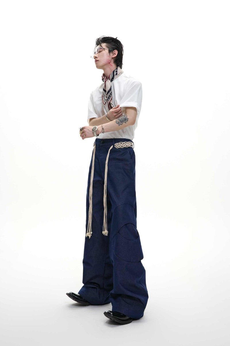 Jeans mit Gürtel und geradem Schnitt