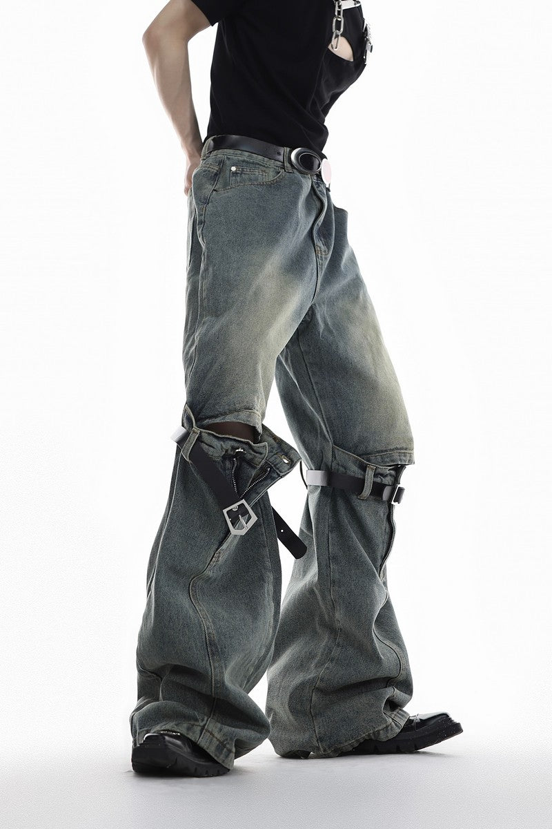 Gerade geschnittene Jeans mit doppeltem Gürtel