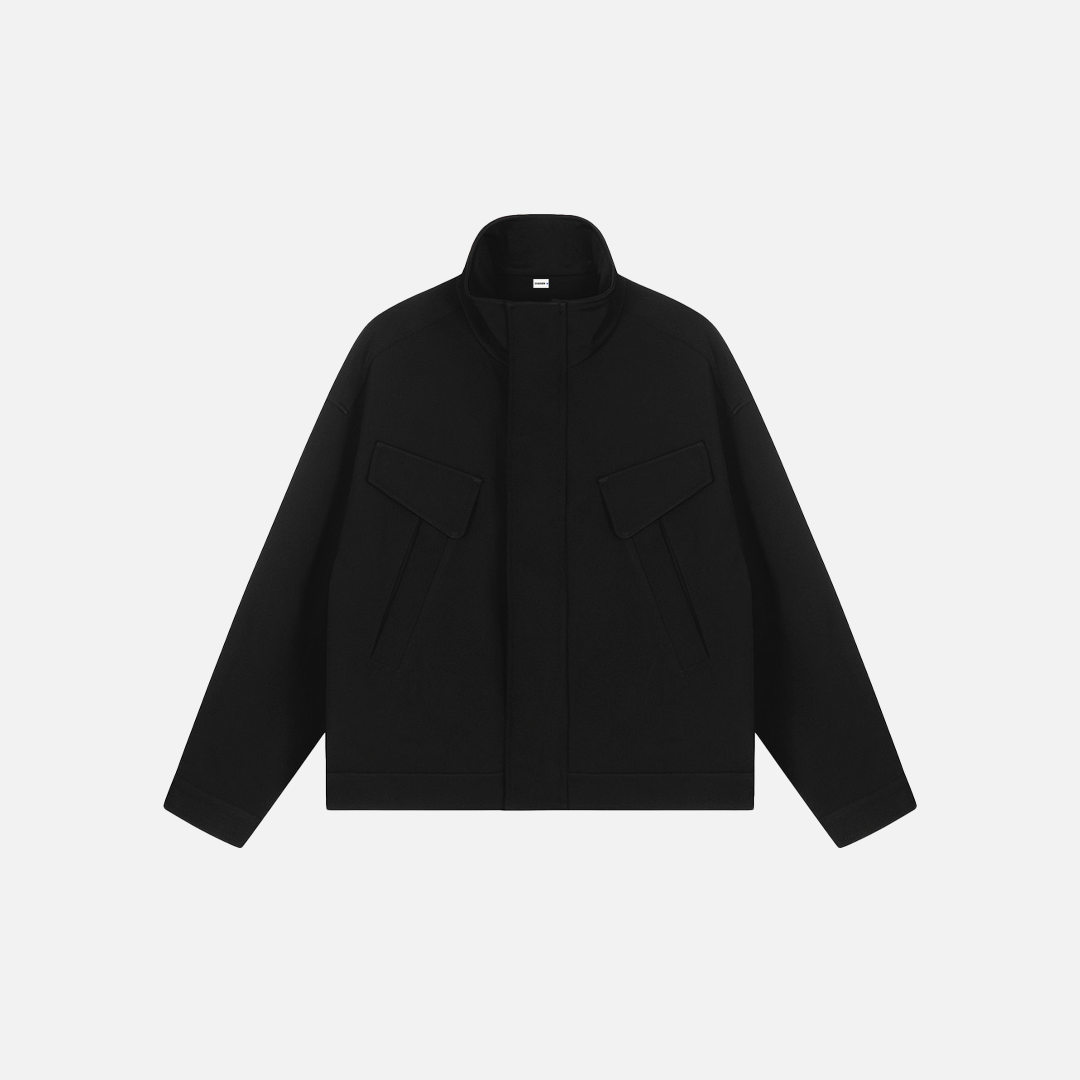 Klassische, stylische Winterjacke im Y2K-Stil mit großen Taschen