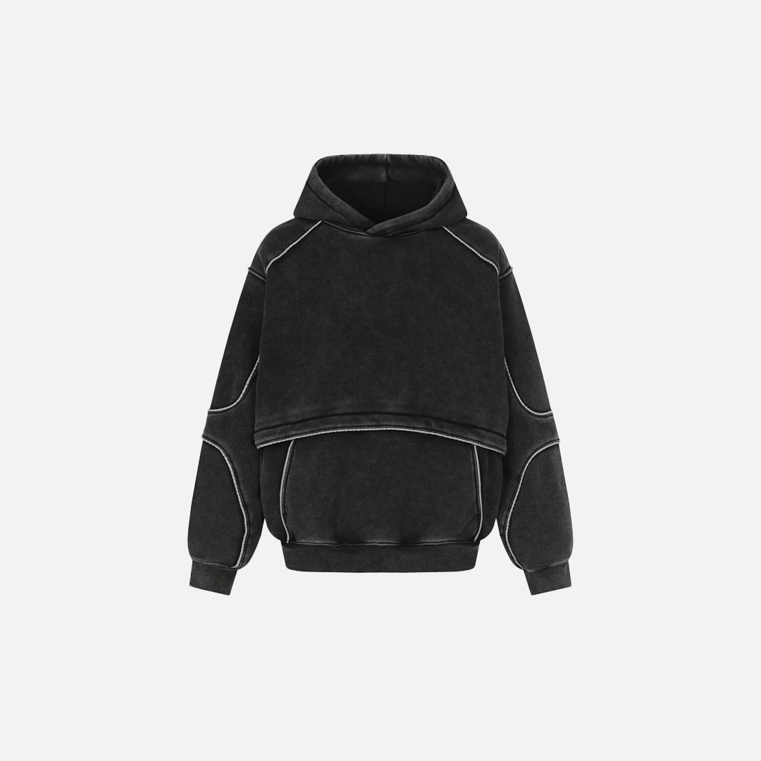 Verwaschener, abgenutzter Hoodie mit aufgesetzter Vordertasche