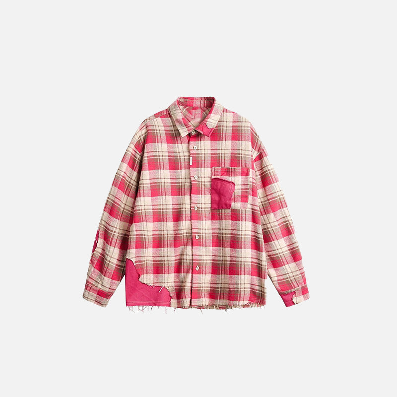 Chemise à carreaux rouges déchirée