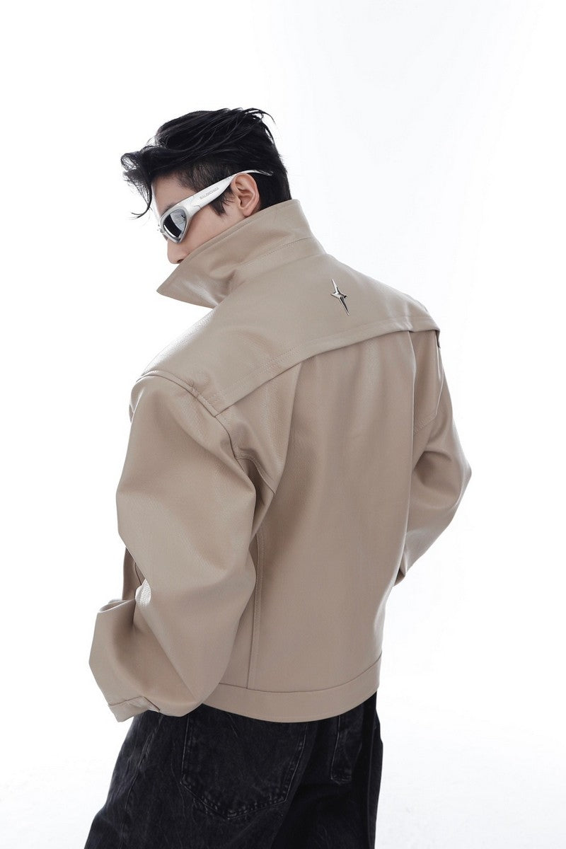 veste en cuir avec logo métallique