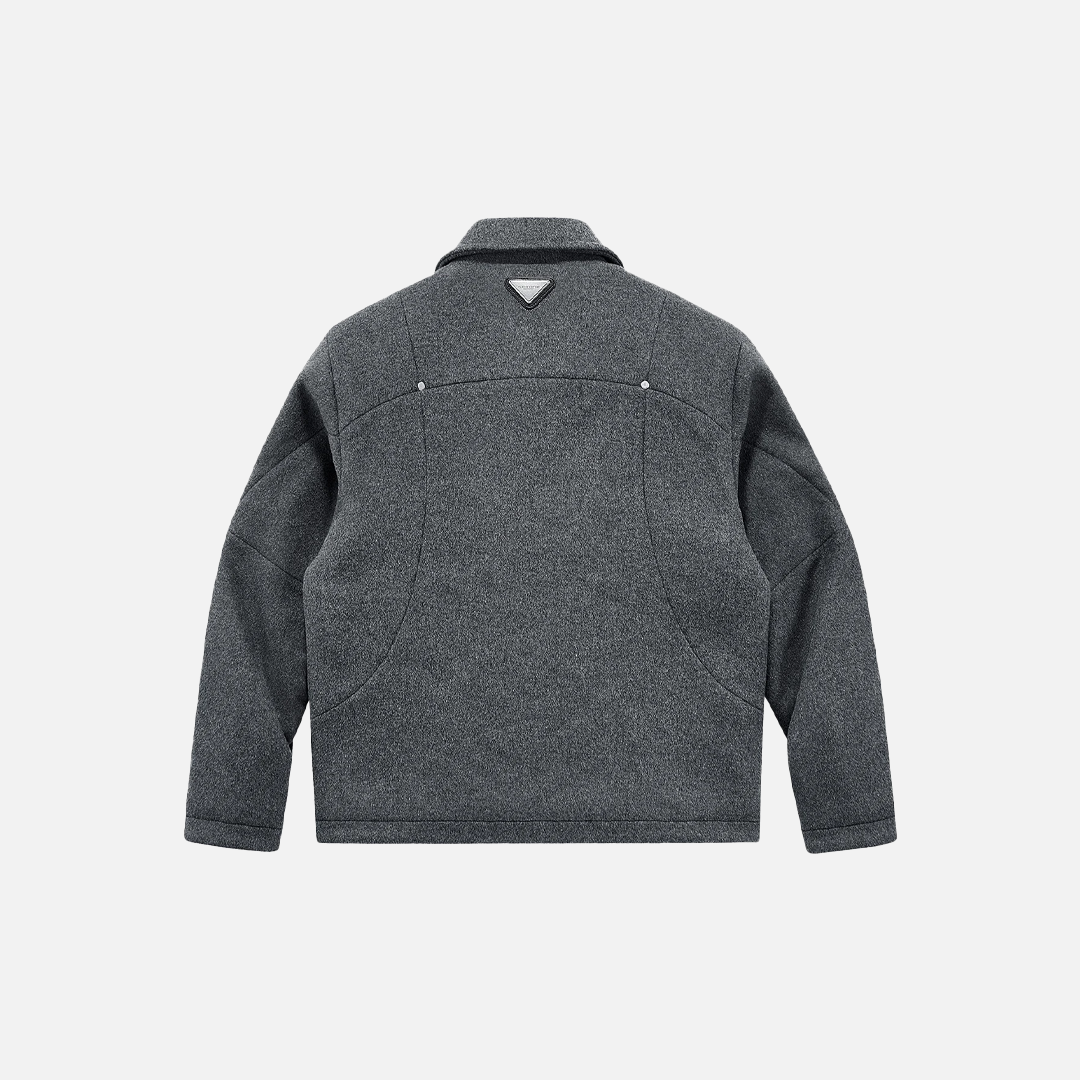 Isolierte, warme Wolljacke mit Umlegekragen