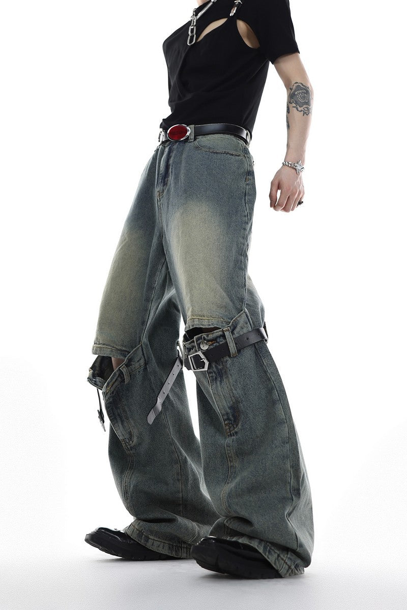 Gerade geschnittene Jeans mit doppeltem Gürtel