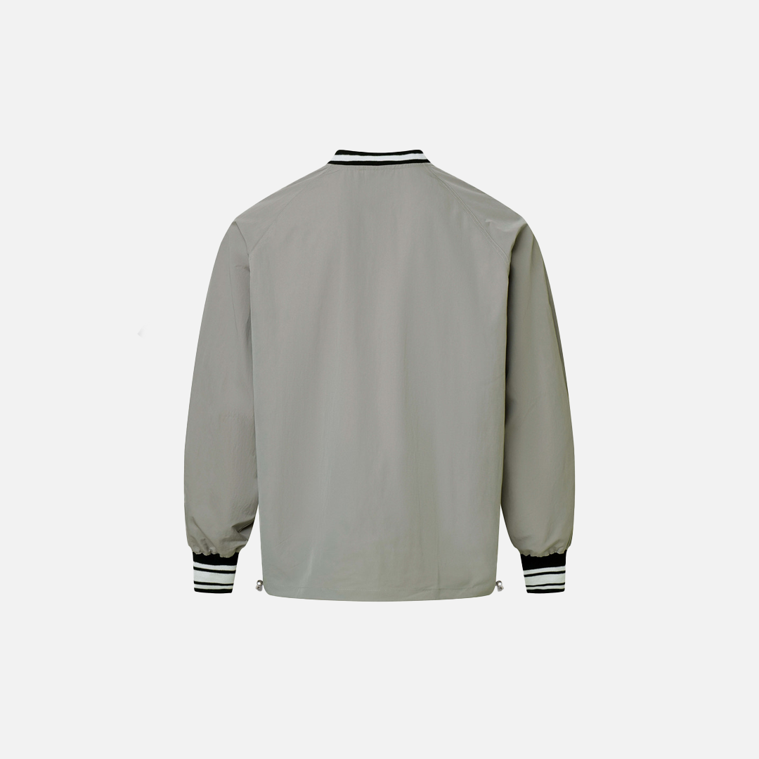 Trendiges Streetwear-Sweatshirt mit langen Ärmeln und V-Ausschnitt