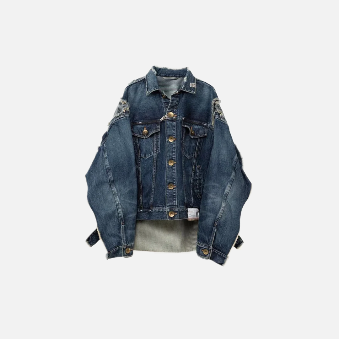 Figurschmeichelnde Streetwear-Jeansjacke im Used-Look