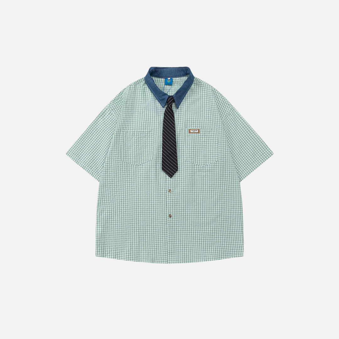 Japanischer Stil mit Krawatte, Oversize-Kurzarmhemd