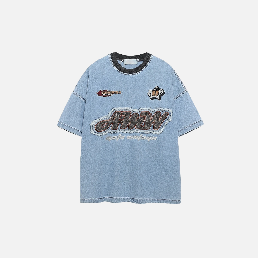 Sommerliches Streetwear-Denim-T-Shirt mit besticktem Aufnäher