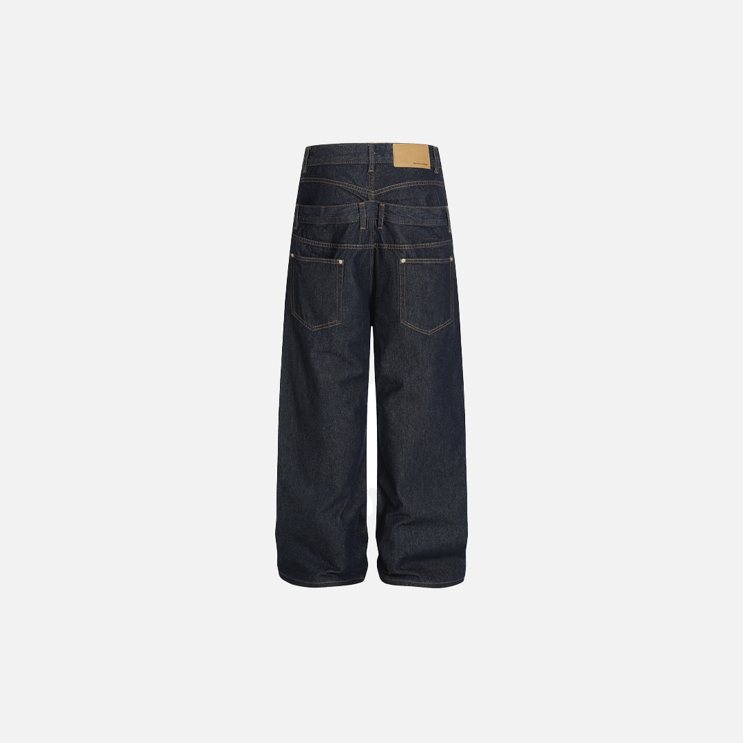 Trendige Jeans mit geschlitztem Bund, geradem Bein und weitem Bein