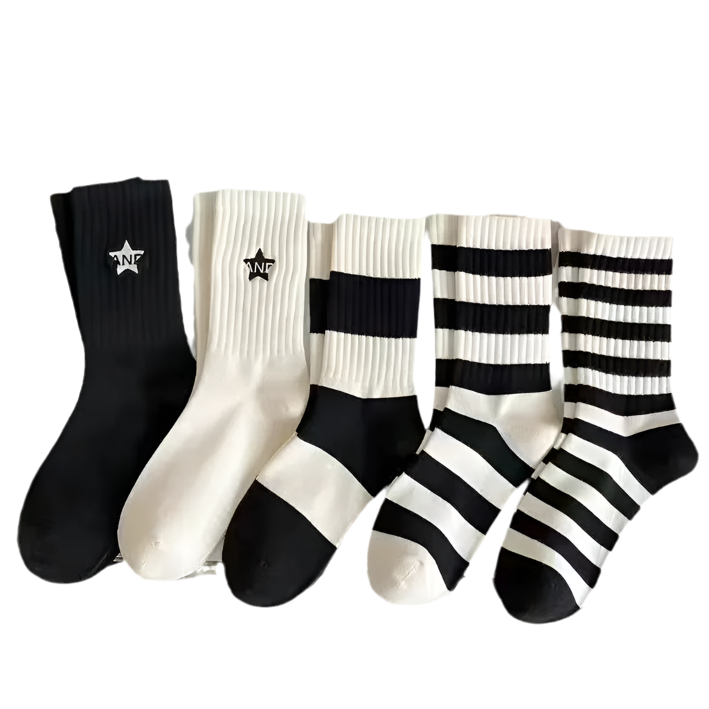 Chaussettes minimalistes noires et blanches
