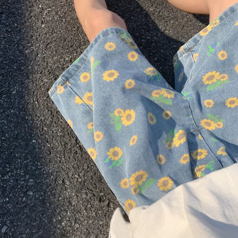 Herren-Jeansshorts aus Baumwolle mit Blumenmuster