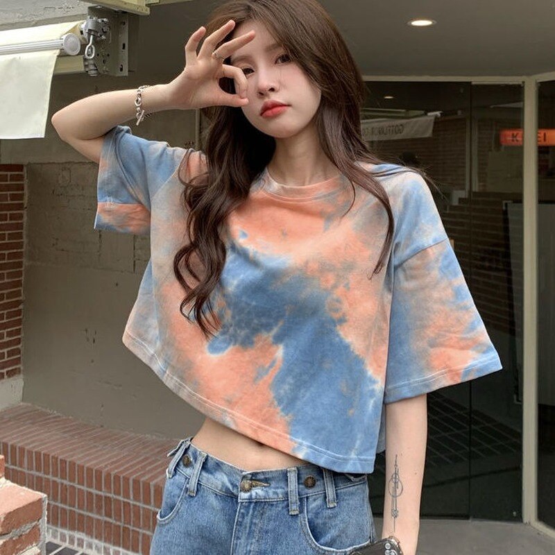 Buntes, übergroßes Crop-Top im Batik-Look