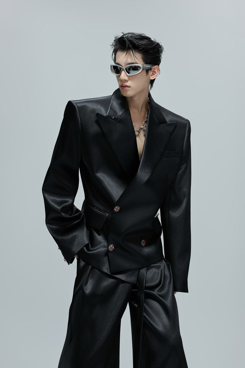 Glänzender Blazer mit Taillengürtel