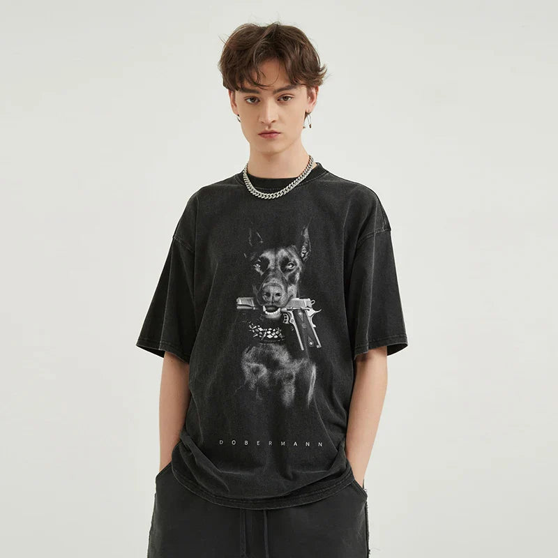 Dobermann-Gangsterhund-Grafik-T-Shirt