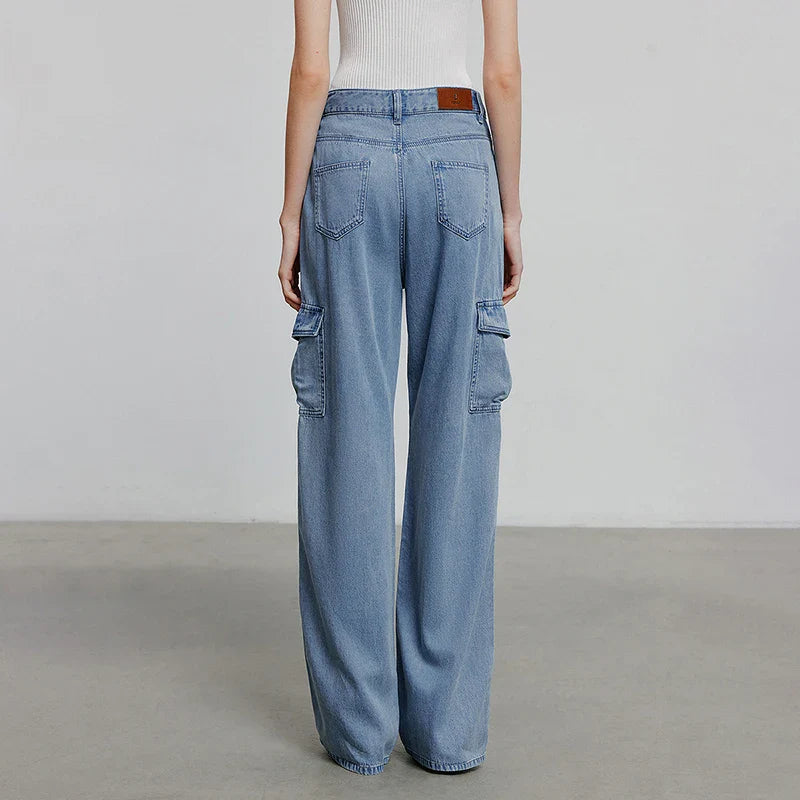 Stilvolle Sommerjeans mit weitem Bein