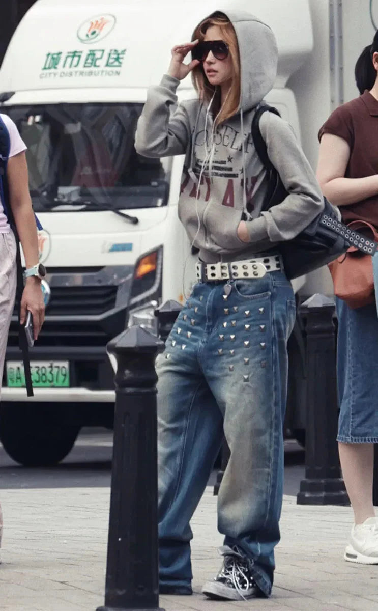Vintage Jeans mit gewaschenem Nietendesign und weitem Bein