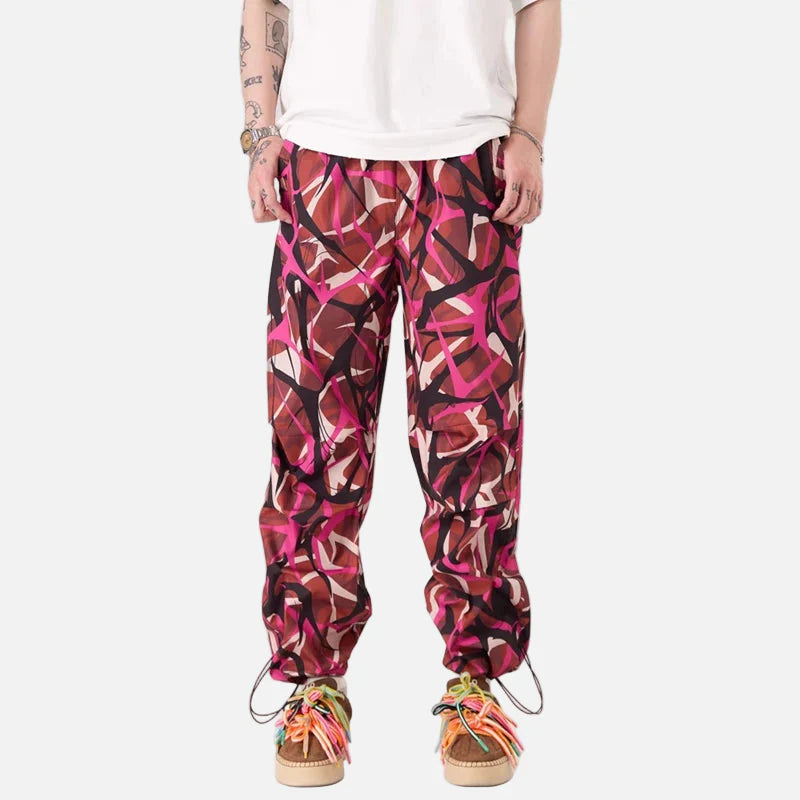 Baggy Pants mit Dornenblumenmuster im Camouflage-Look