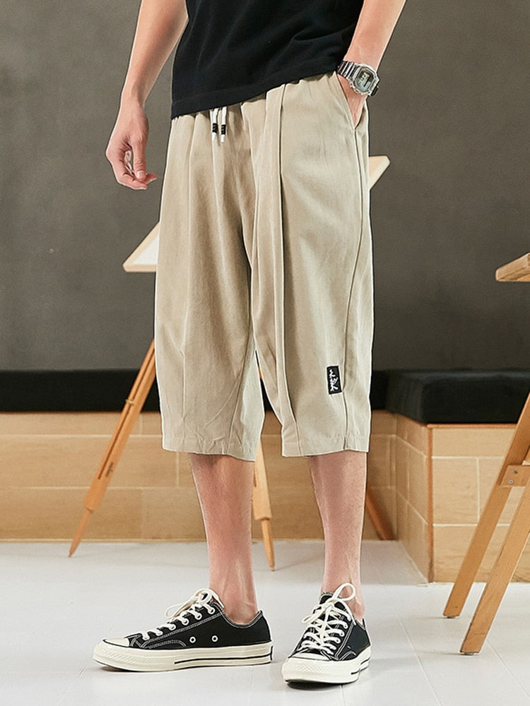 Wadenlange, lässige Baggy-Shorts