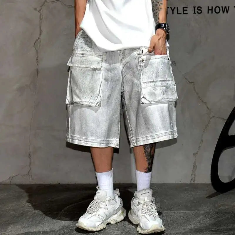 Schmutzigweiße, lässige Jeansshorts mit weitem Bein