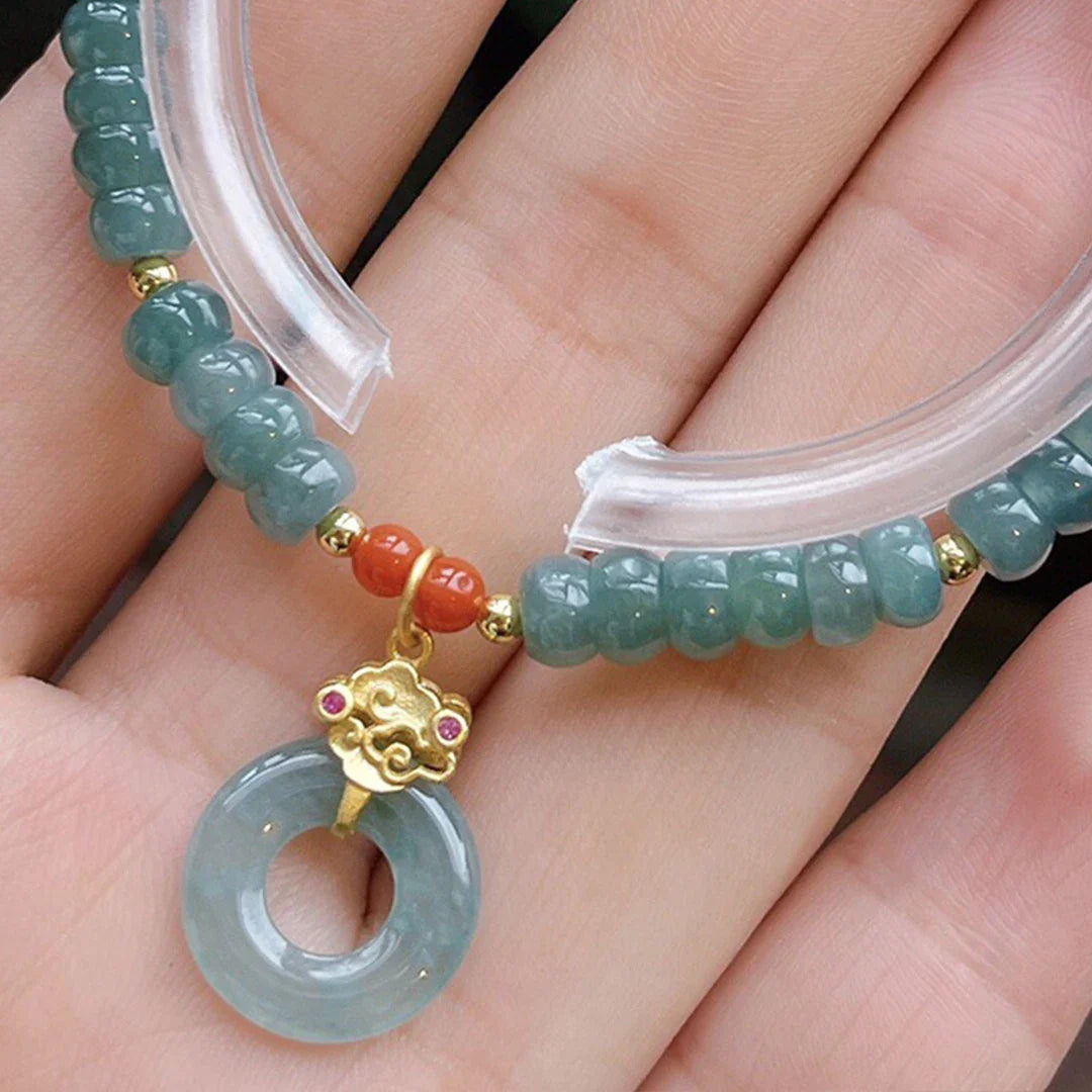 Bracelet bohème en jade avec pendentif bouton de paix