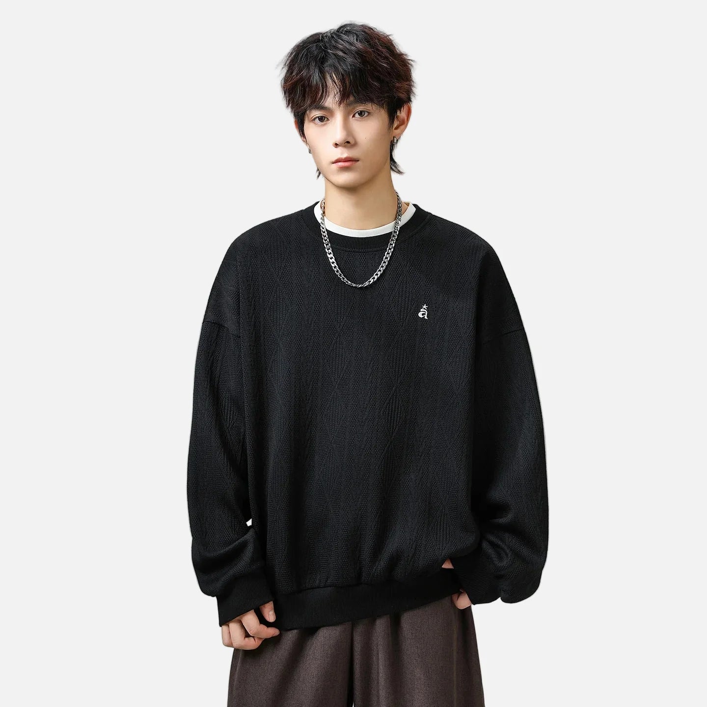 Sweatshirt mit Stickerei in Farbblock-Buchstaben und Rundhalsausschnitt