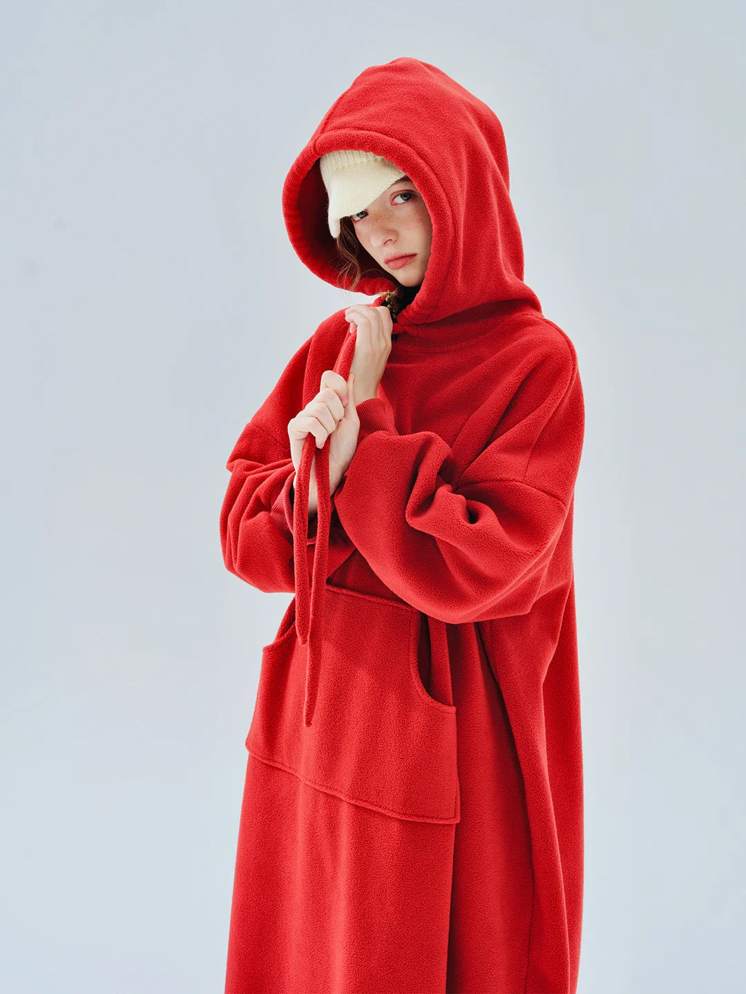 Sweat à capuche en polaire rouge chaude et confortable à manches longues