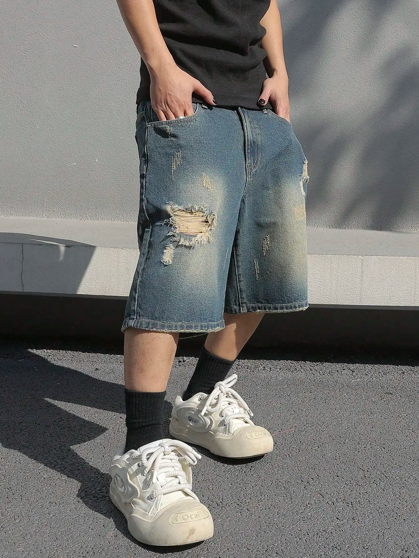 Y2K-zerrissene Jeansshorts