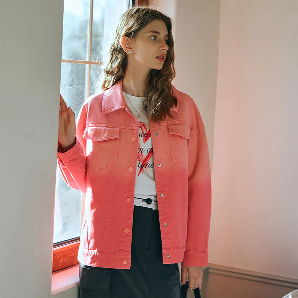 Damen-Jeansjacke mit weichem Farbverlauf und lockerer Passform