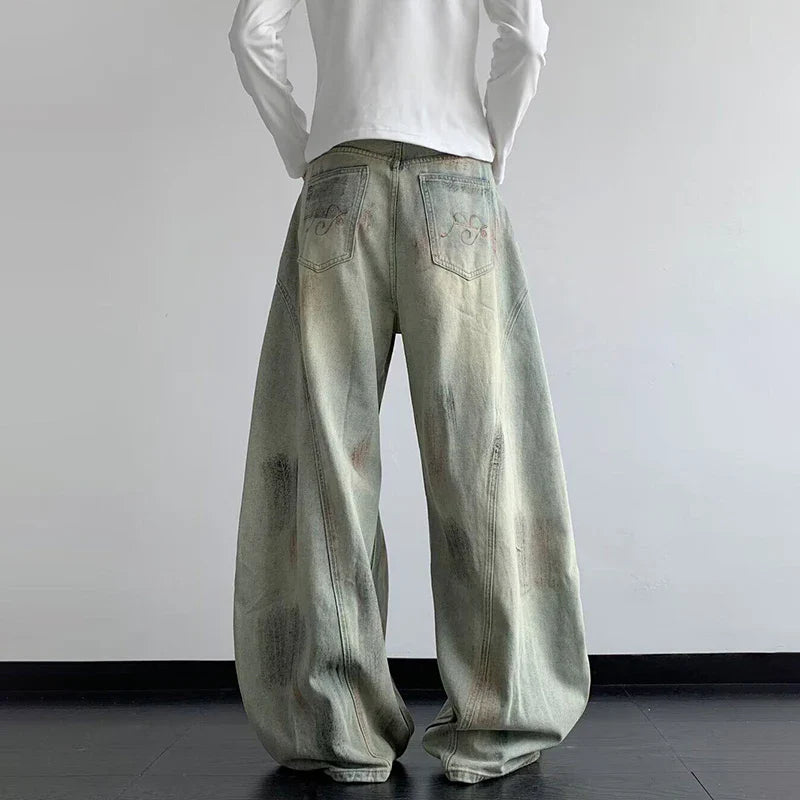 Plüschige, batikgefärbte Jeans mit weitem Bein