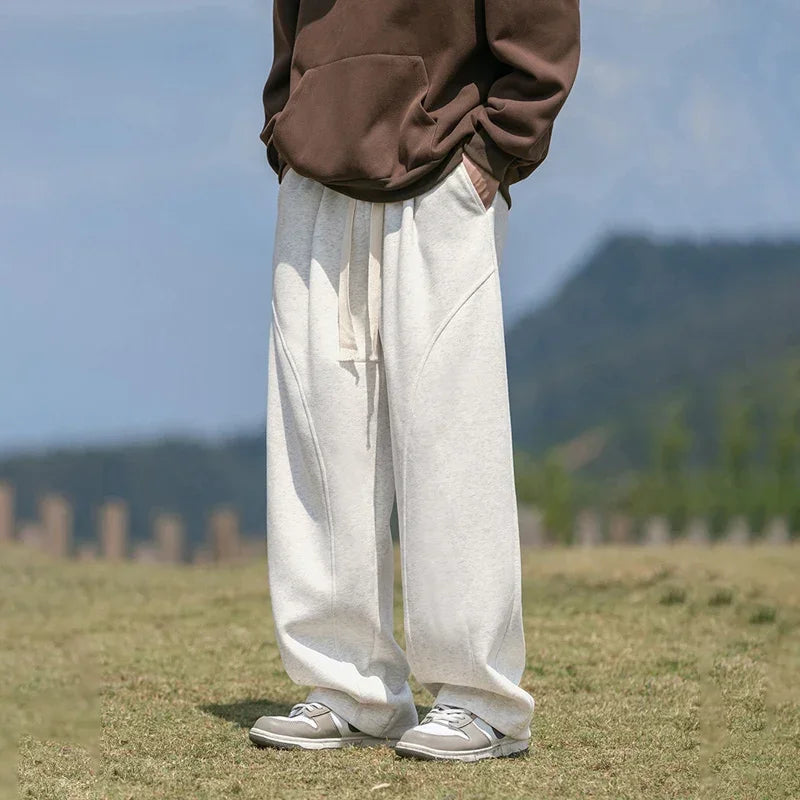 Lässige Jogginghose mit Bogenschnitt