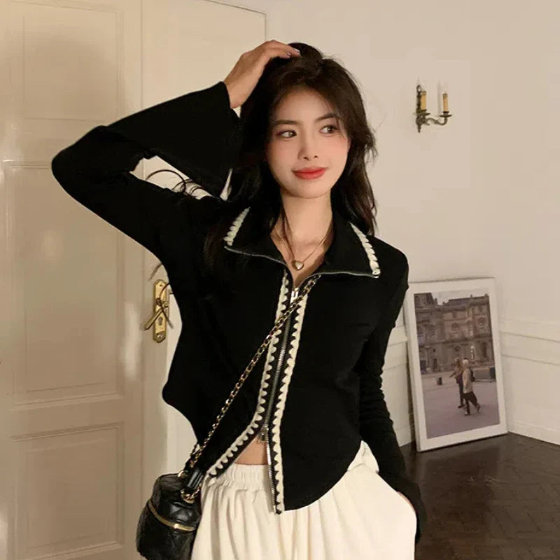 Lässiger schwarzer Strick-Shortcardigan für Damen