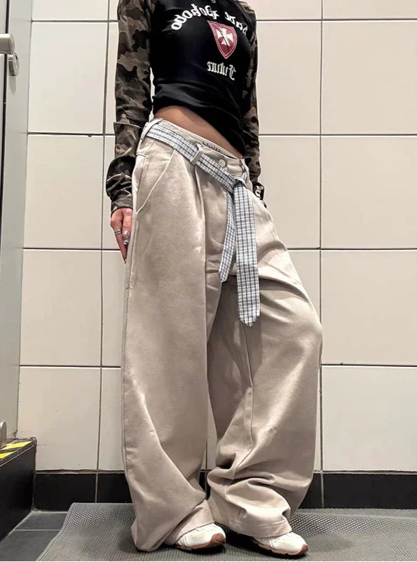Jogginghose im japanischen Y2K-Stil der 2000er mit elastischem Bund und weitem Bein