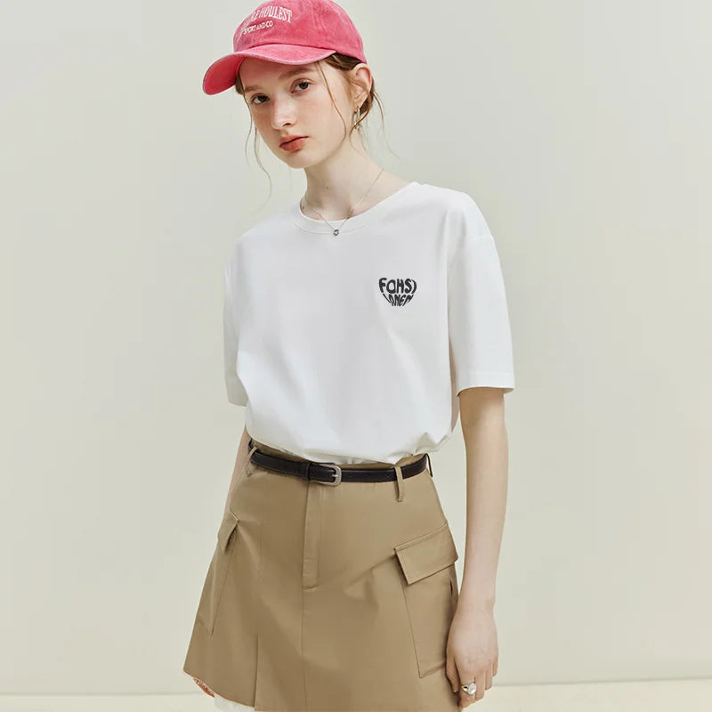 Schmal geschnittenes T-Shirt mit Rundhalsausschnitt und Buchstabenaufdruck