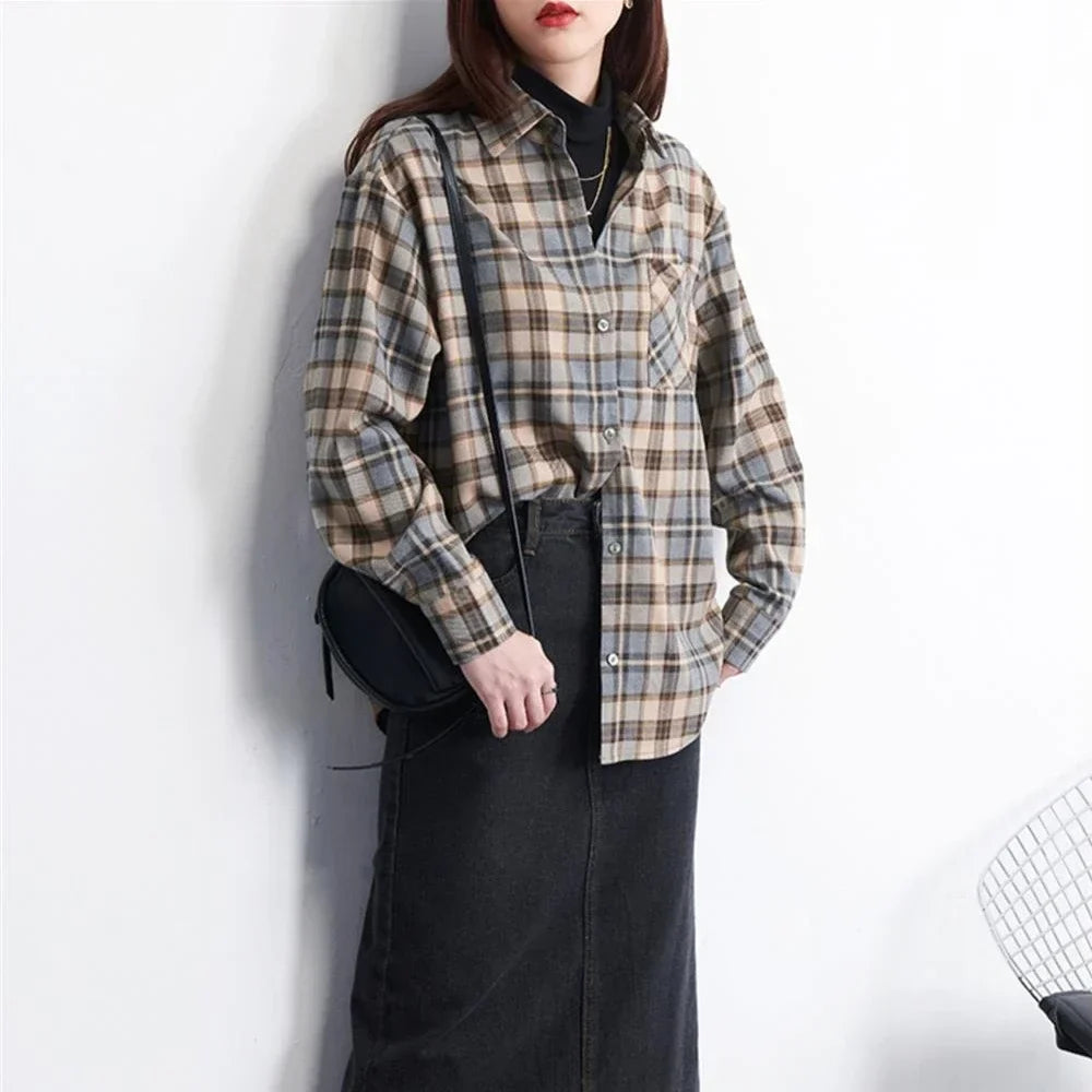 Elegante Bluse im Retro-Karo-Design