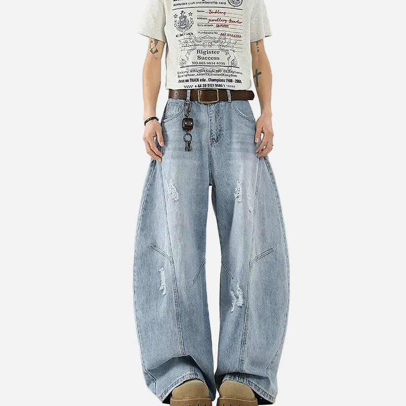 Koreanischer Stil: Zerrissene, lockere Jeans von der High Street