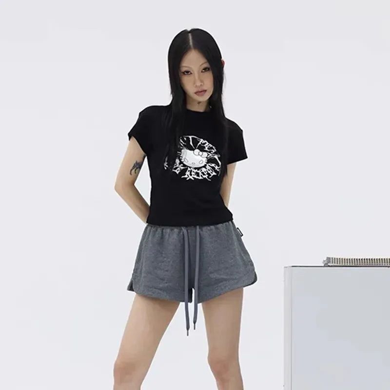 T-Shirt im edgy Grunge-Stil mit japanischem Anime-Flair