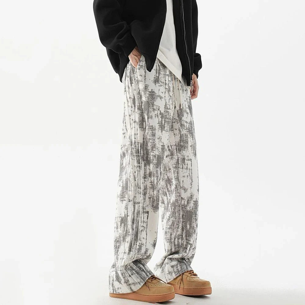 Figurschmeichelnde, gerade fallende Freizeithose
