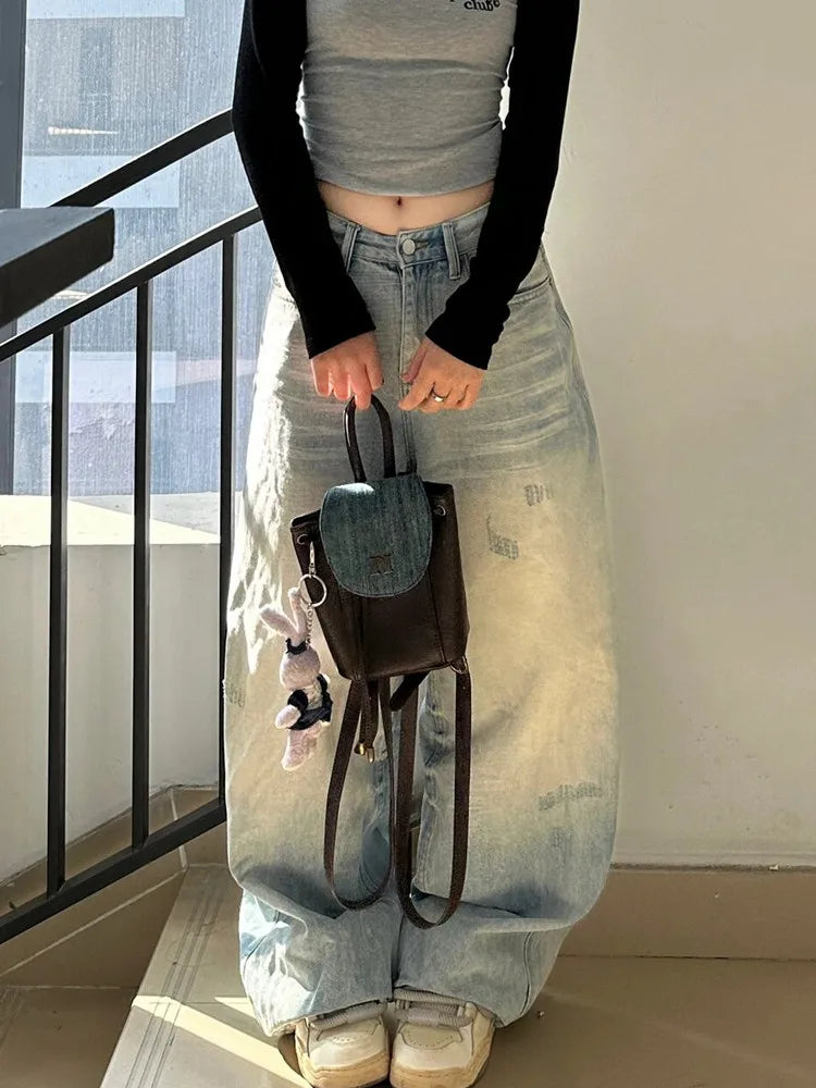 Gerade geschnittene und elegante Jeans mit Used-Look, hohem Bund und weitem Bein