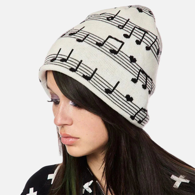 Bonnet tricoté à motif musical