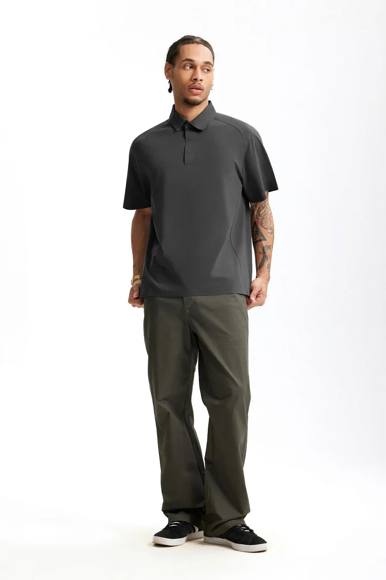 Polo-Shirt in einfarbiger, moderner Passform