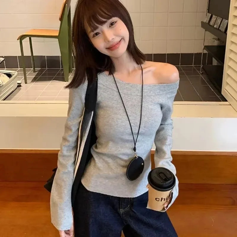 Eleganter schulterfreier Pullover