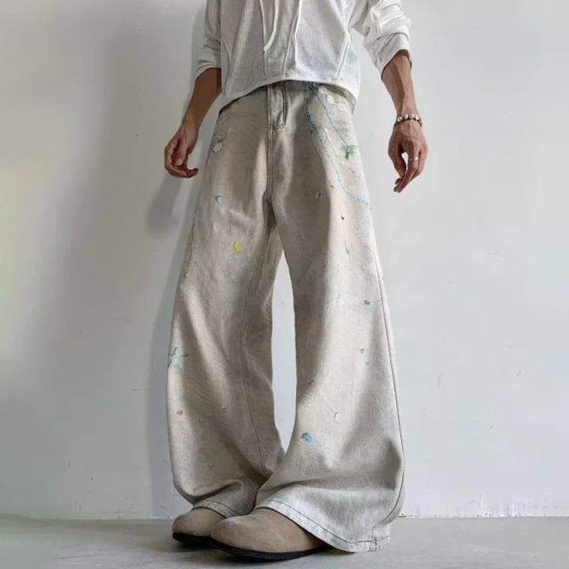 Zurück zu den Basics: Gewaschene Jeans mit weitem Bein