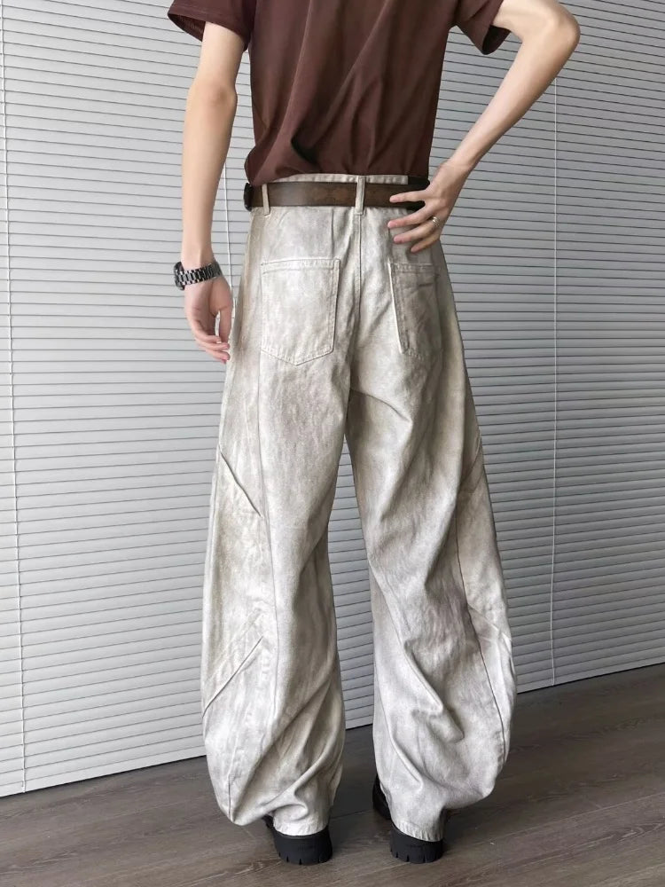 Gerade und elegante, gewaschene weiße Baggy-Jeans