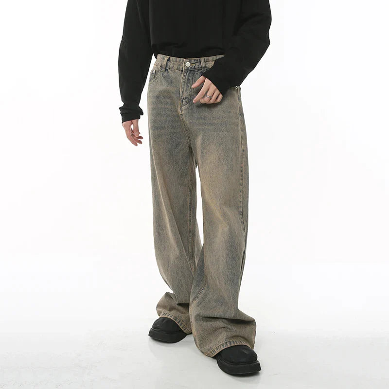 Weit geschnittene, zerrissene Baggy-Jeans
