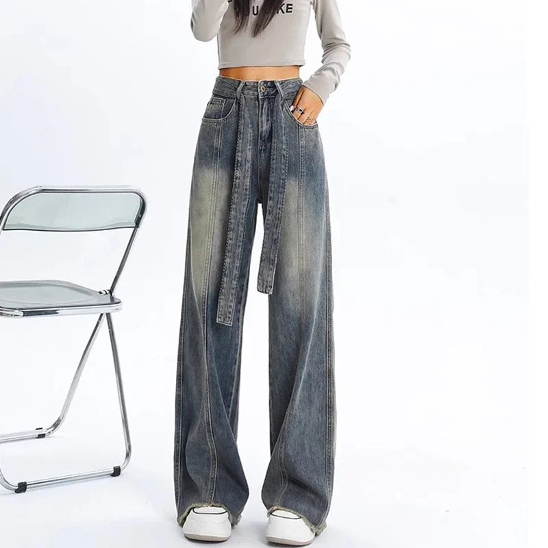 Baggy Wide Leg Jeans im typischen 2000er-Jahre-Stil