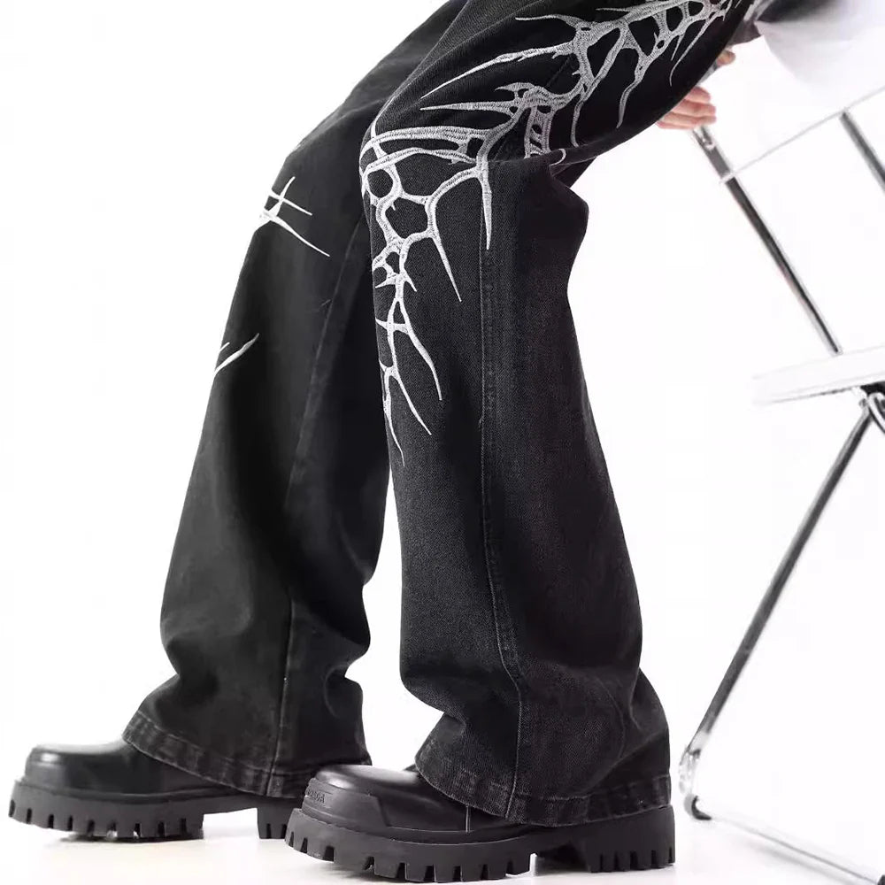 Schwarze, locker sitzende, gerade geschnittene Jeans im Y2K-Stil mit Stickerei