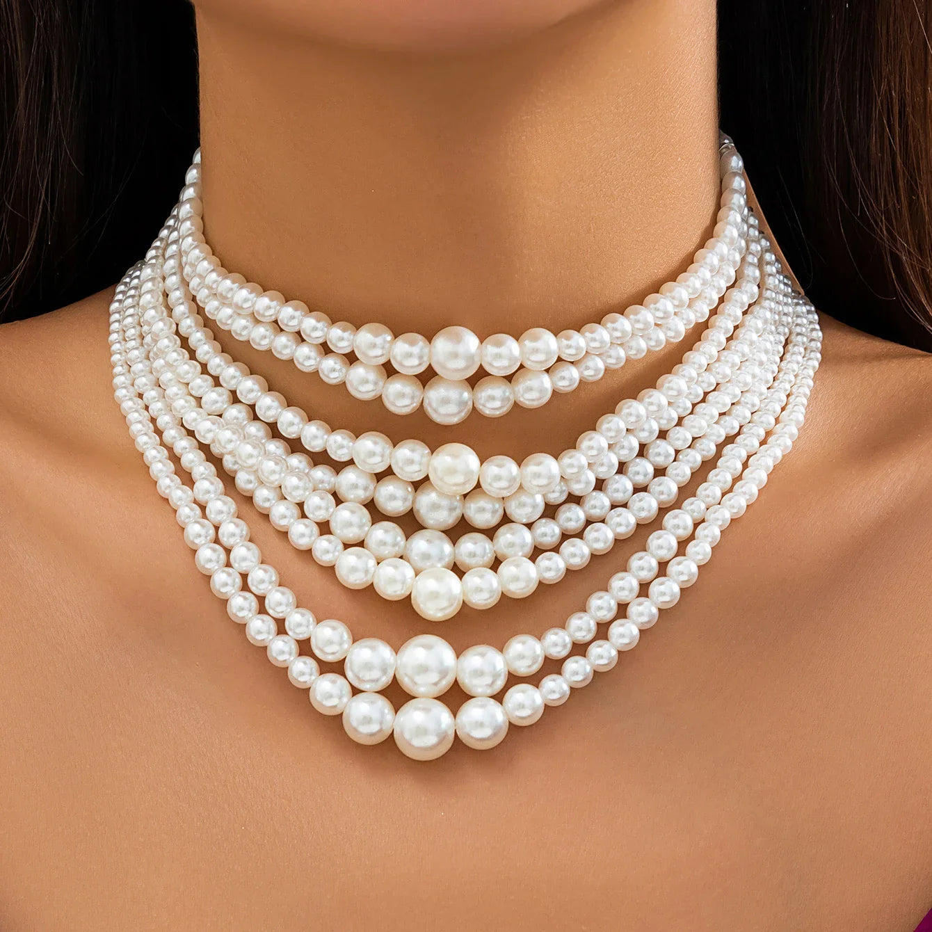 Collier élégant en perles d'imitation et chaîne