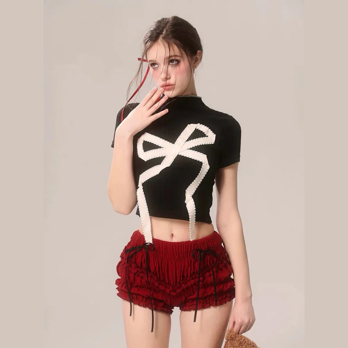 Kokettes, verspieltes Crop-Top