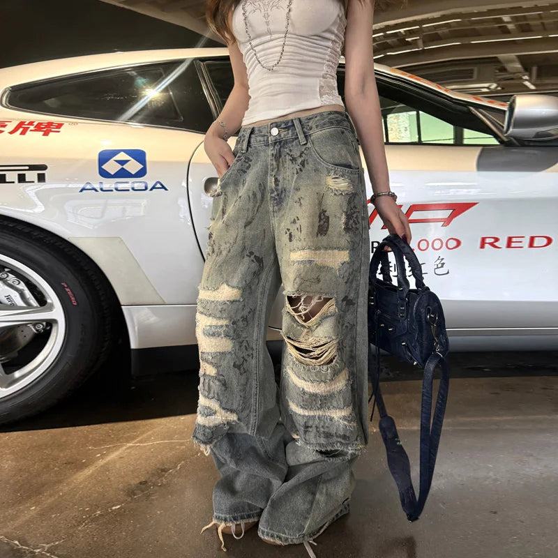 Vintage-Jeans im amerikanischen Stil mit niedrigem Bund und Rissen