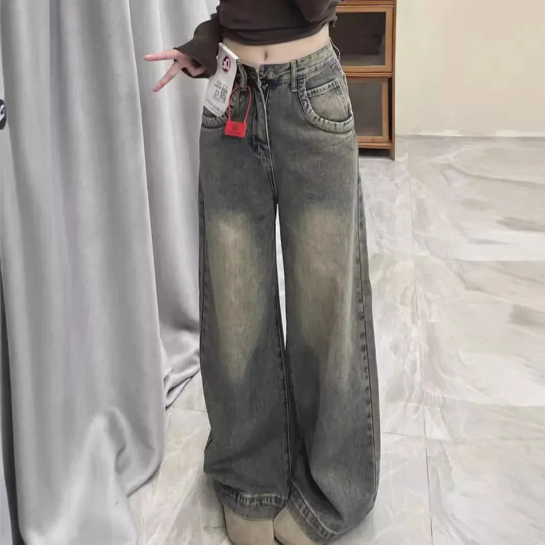 Vielseitige Hip-Hop-Jeans mit Used-Look und weitem Bein